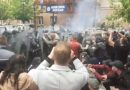 (Видео) На Косово КФОР употреби шок бомби, а косовската полиција користи огнено оружје против насобраните Срби