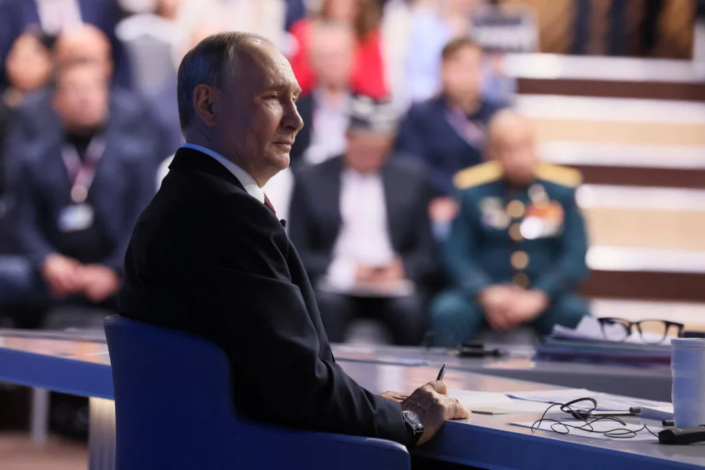 Путин во посета на клучниот руски ракетен институт: Системите развиени во МИТ се користат и во Украина